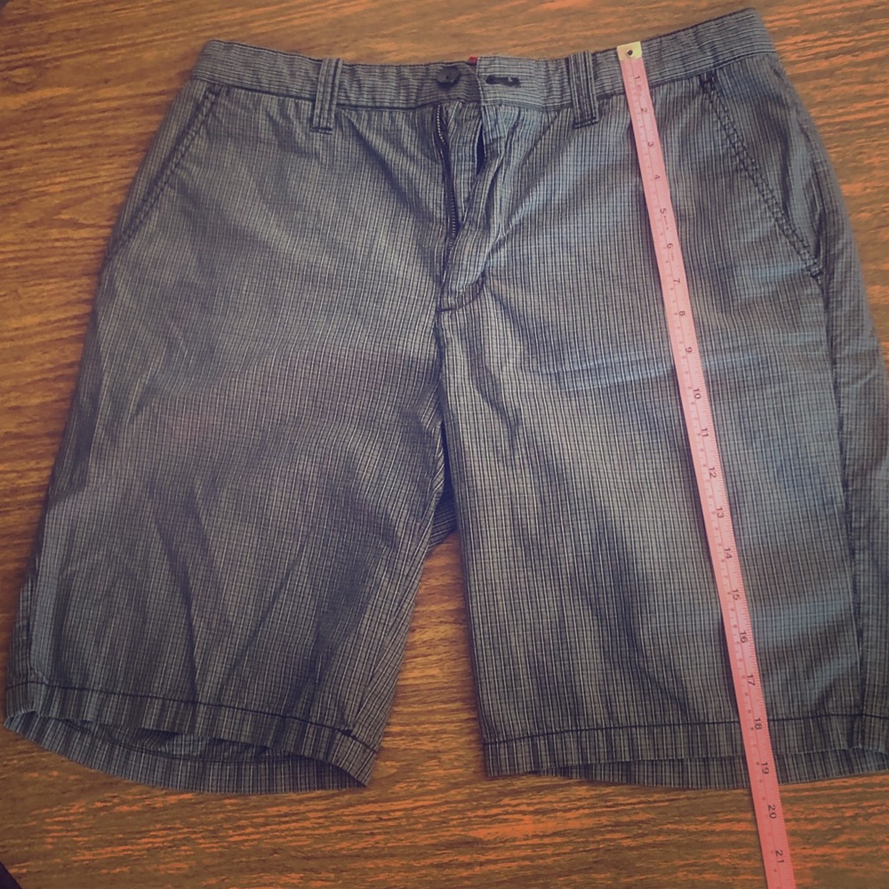 Saks Fifth Avenue Shorts Size 32